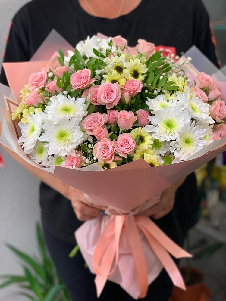 Букет цветов из: Розы и Хризантемы в Голицыно