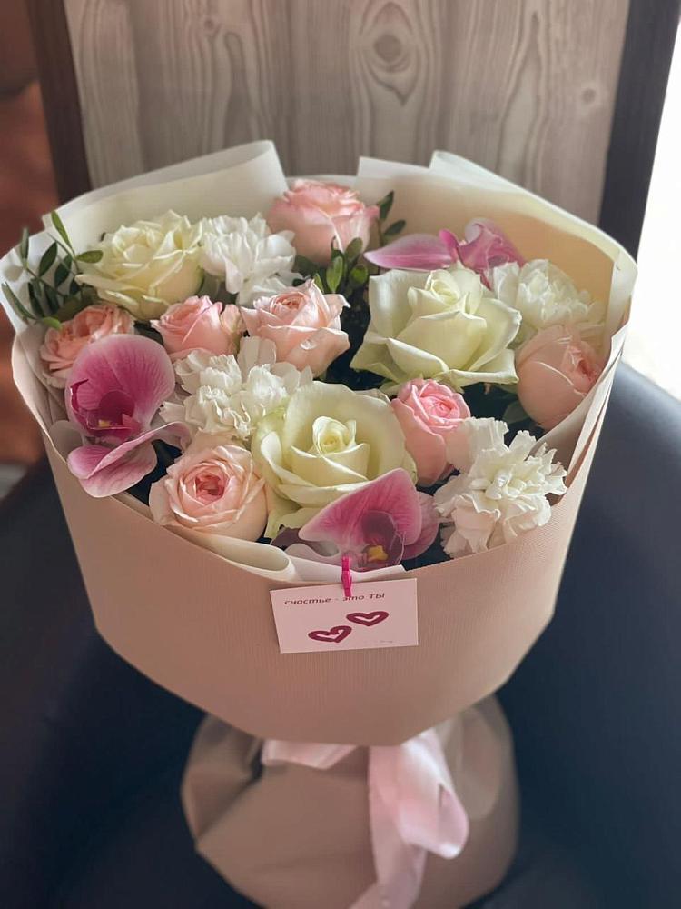 Букет цветов из: Орхидеи, Розы и Гвоздики в Голицыно