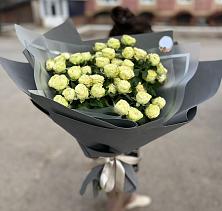 Букет Белые кустовые розы Солинеро в Голицыно