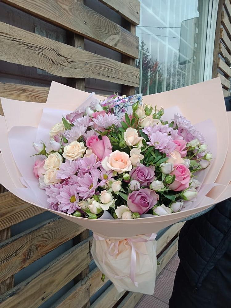 Букет цветов из: Розы и Хризантемы в Голицыно