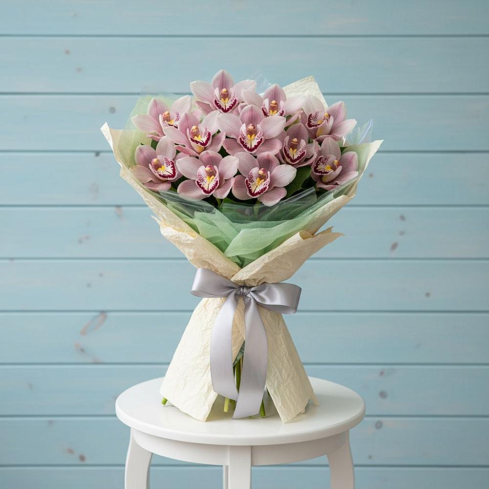 Букет цветов из: Орхидеи и Розы в Голицыно