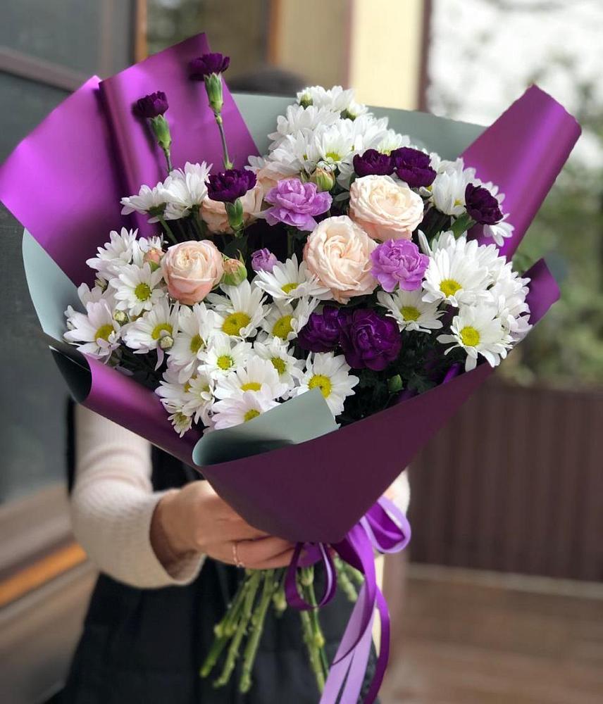 Букет цветов из: Хризантемы, Гвоздики и Розы в Голицыно