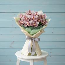 Букет цветов из:  Орхидеи и Розы в Голицыно