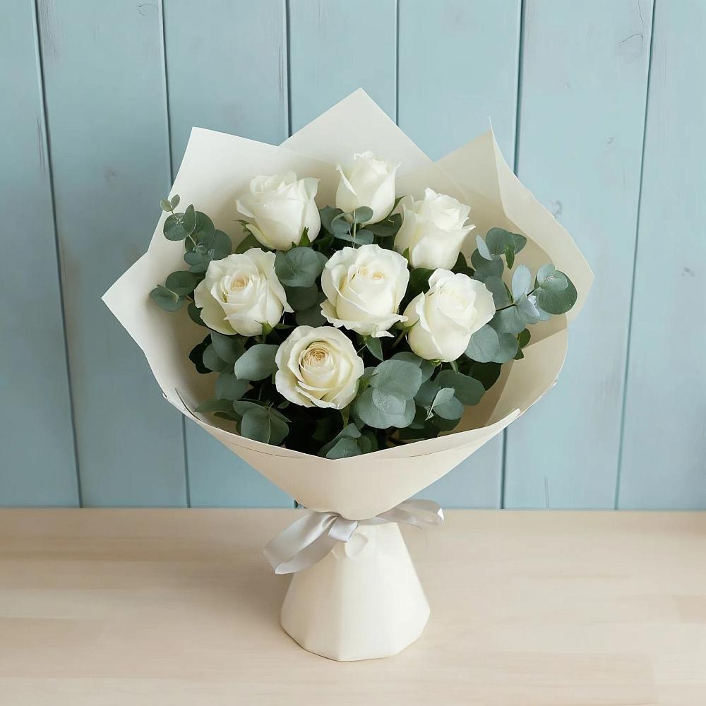 Букет Белые розы в Эвкалипте в Голицыно