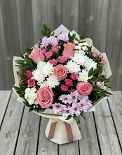 Букет цветов из:  Альстромерии, Гвоздики, Розы и Хризантемы в Голицыно