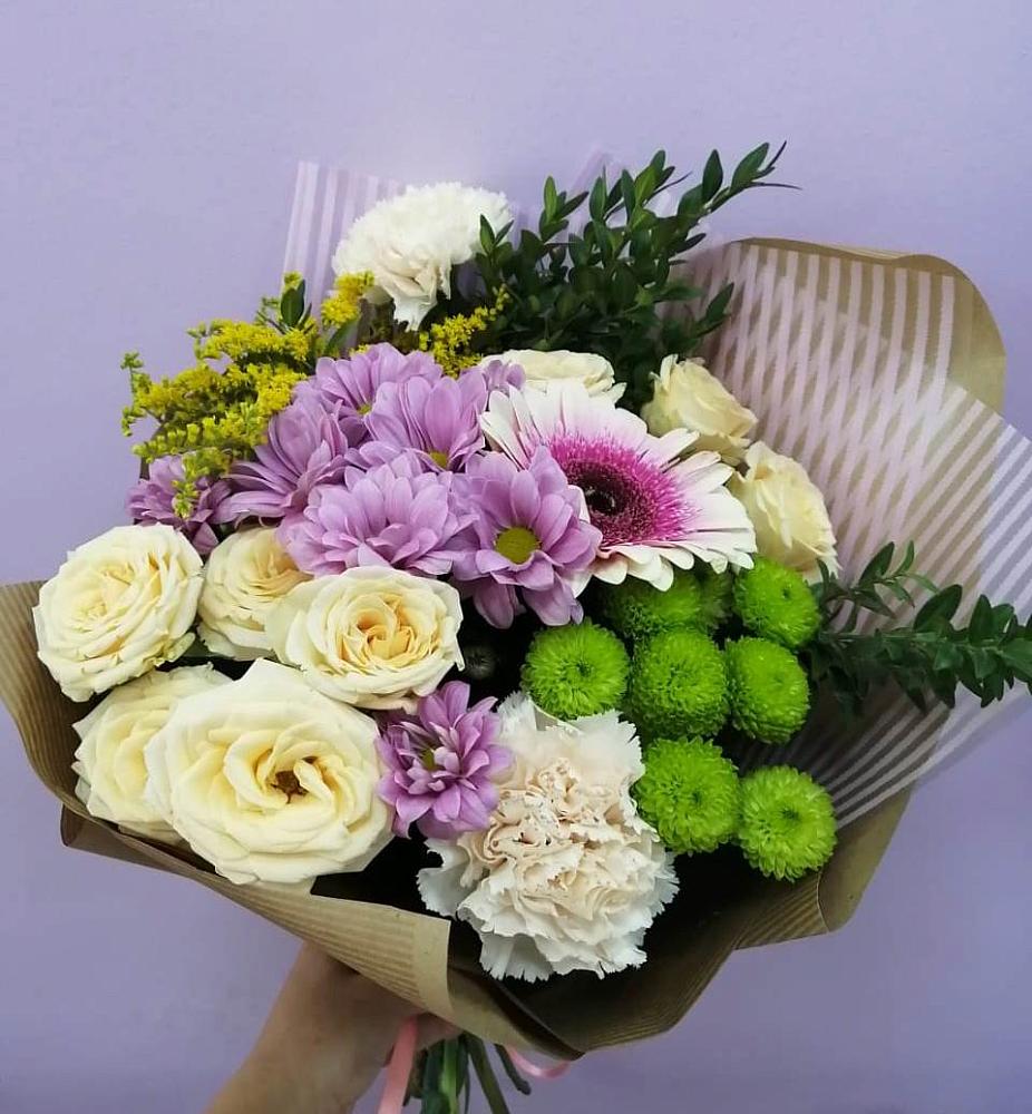 Букет цветов из: Хризантемы, Розы, Гвоздики и Герберы в Голицыно