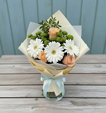 Букет цветов из:  Герберы, Розы и Хризантемы в Голицыно