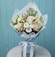 Букет цветов из:  Розы и Лизиантусы в Голицыно