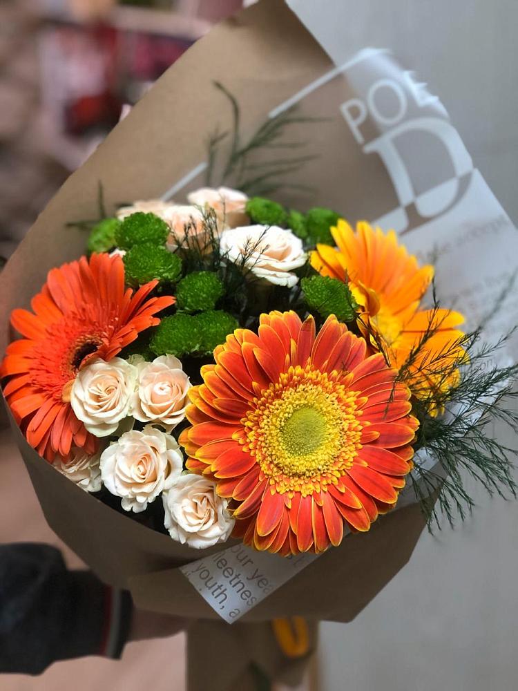 Букет цветов из: Герберы, Хризантемы и Розы в Голицыно