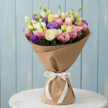 Букет цветов из:  Лизиантусы в Голицыно