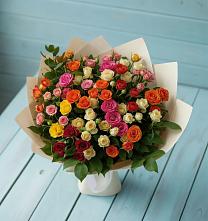 Букет Микс из разноцветных кустовых роз в Голицыно